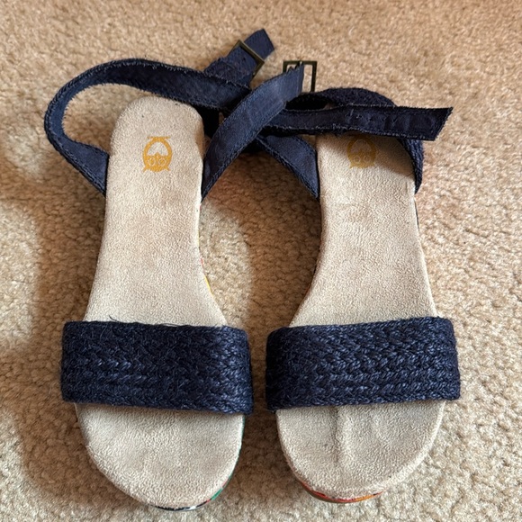 Shoes - AZTEC - Strap Sandals - Size 7